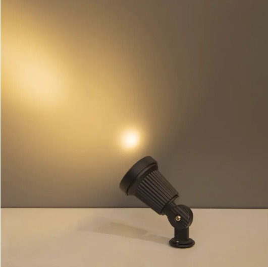 Miért van a DL21014-1 SPOT Light 470 lm fényvirágzása?